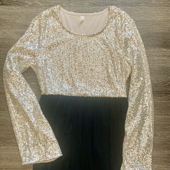 Pinkblush maternity two-toned black sequin formal gown size small - Picture 2 of 4